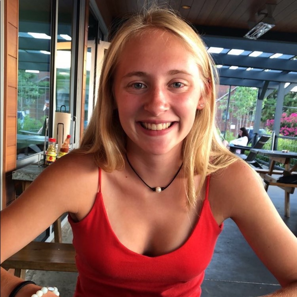Meet your Posher, Chloe